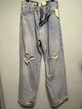 Universal Thread Light Blue Distressed Relaxed Straight Jeans